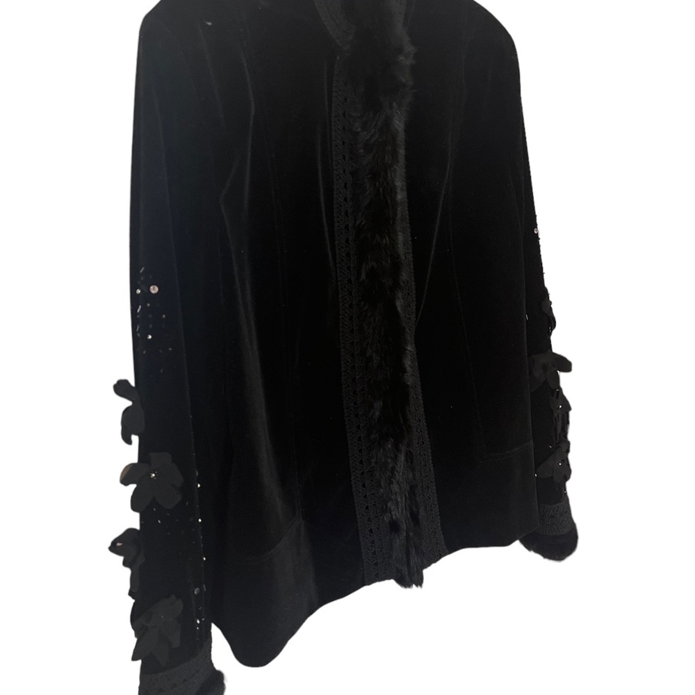 JACKET VELVET, FUR AND PEARLS.   NOVELTI BY LAURA. XL. NOT WORN. NICE